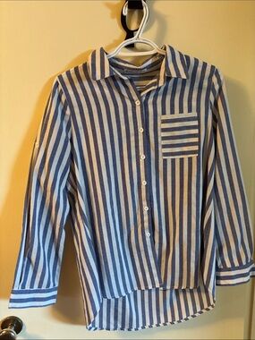 Blue and White Striped Casual Button-Down Shirt